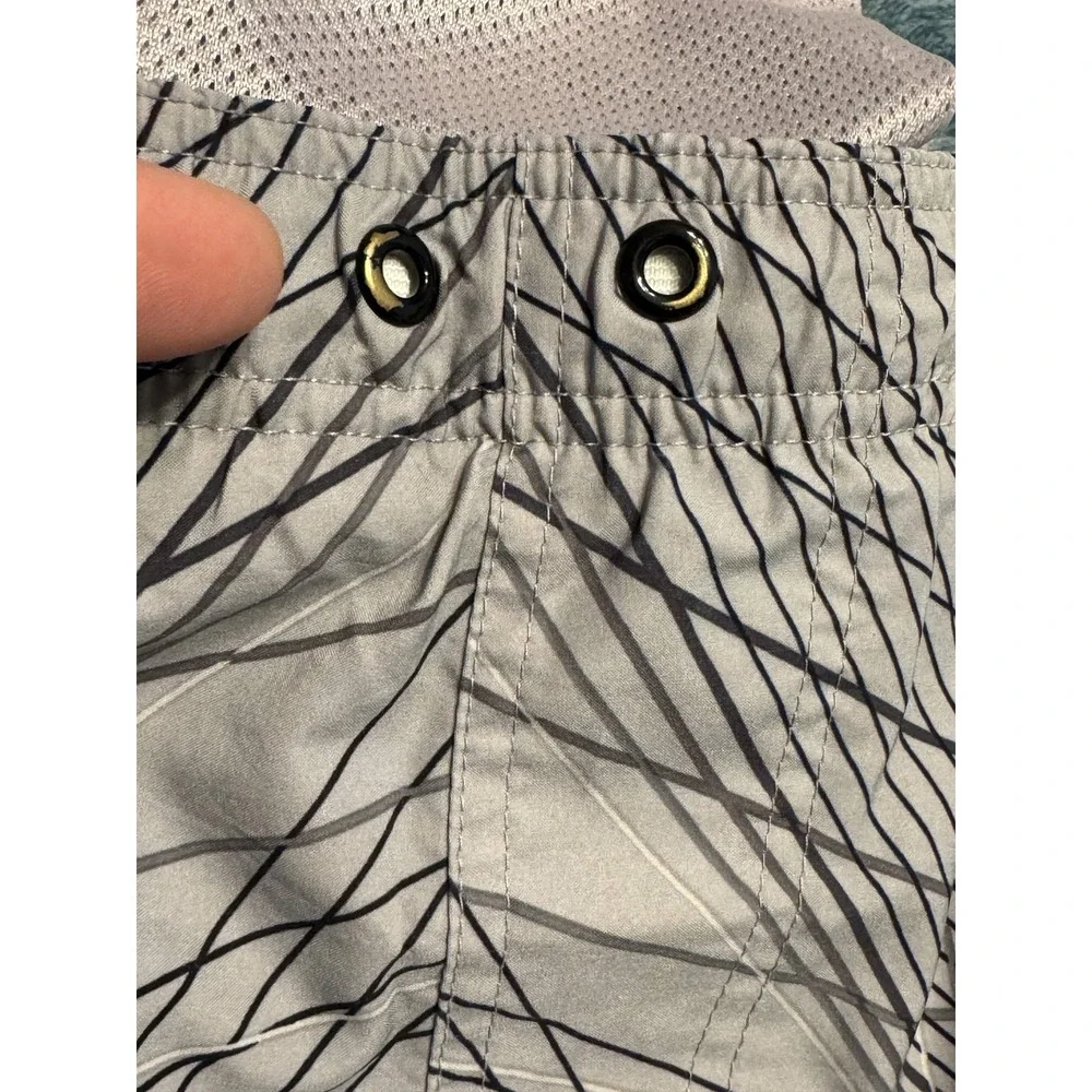 Nike Board Shorts Small Men Grey Geometric Grid Swoosh Mesh Lined Swim Trunks
